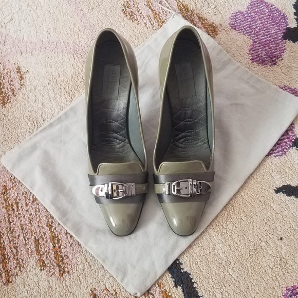 GUCCI Patent Leather Buckle Pumps - Picture 2 of 6